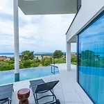 Villa Luxury 45 *
