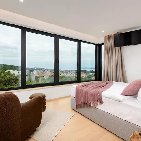 Villa Luxury 45 *