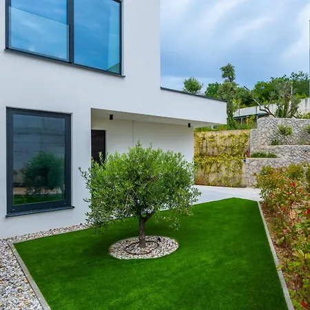 Luxury 45 Villa