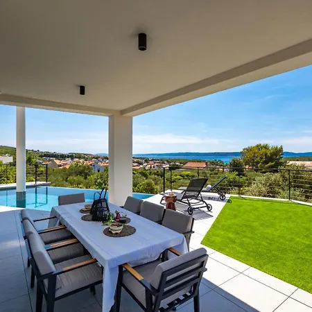 Luxury 45 Villa