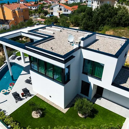 Villa Luxury 45 *